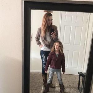 Meet your Posher, Brittney